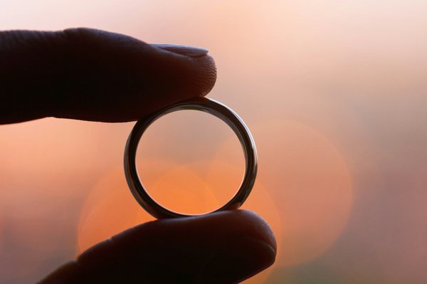 Bien choisir une bague anti-stress chez un bijoutier professionnel